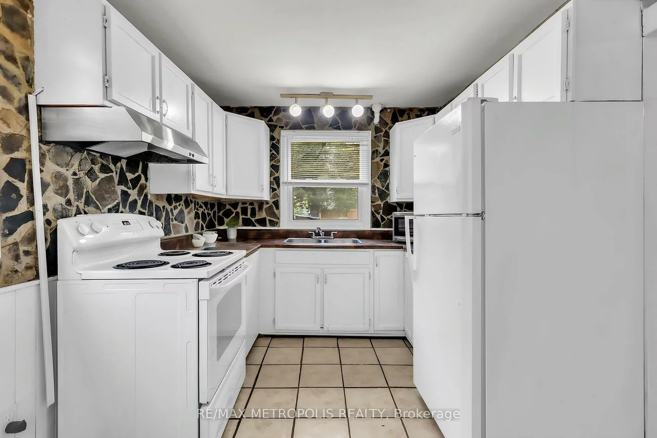 856, Central, Alcona, Innisfil