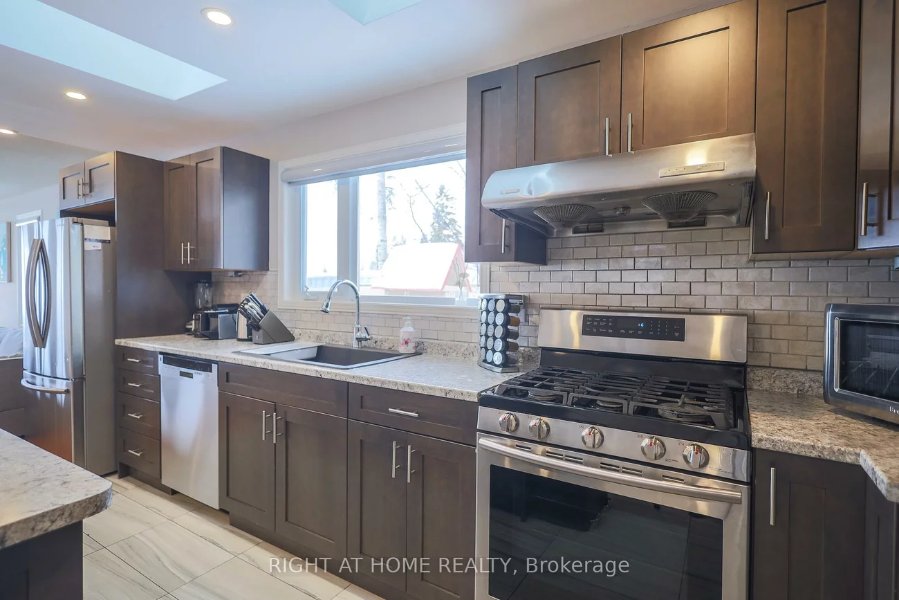 885, Adams, Alcona, Innisfil