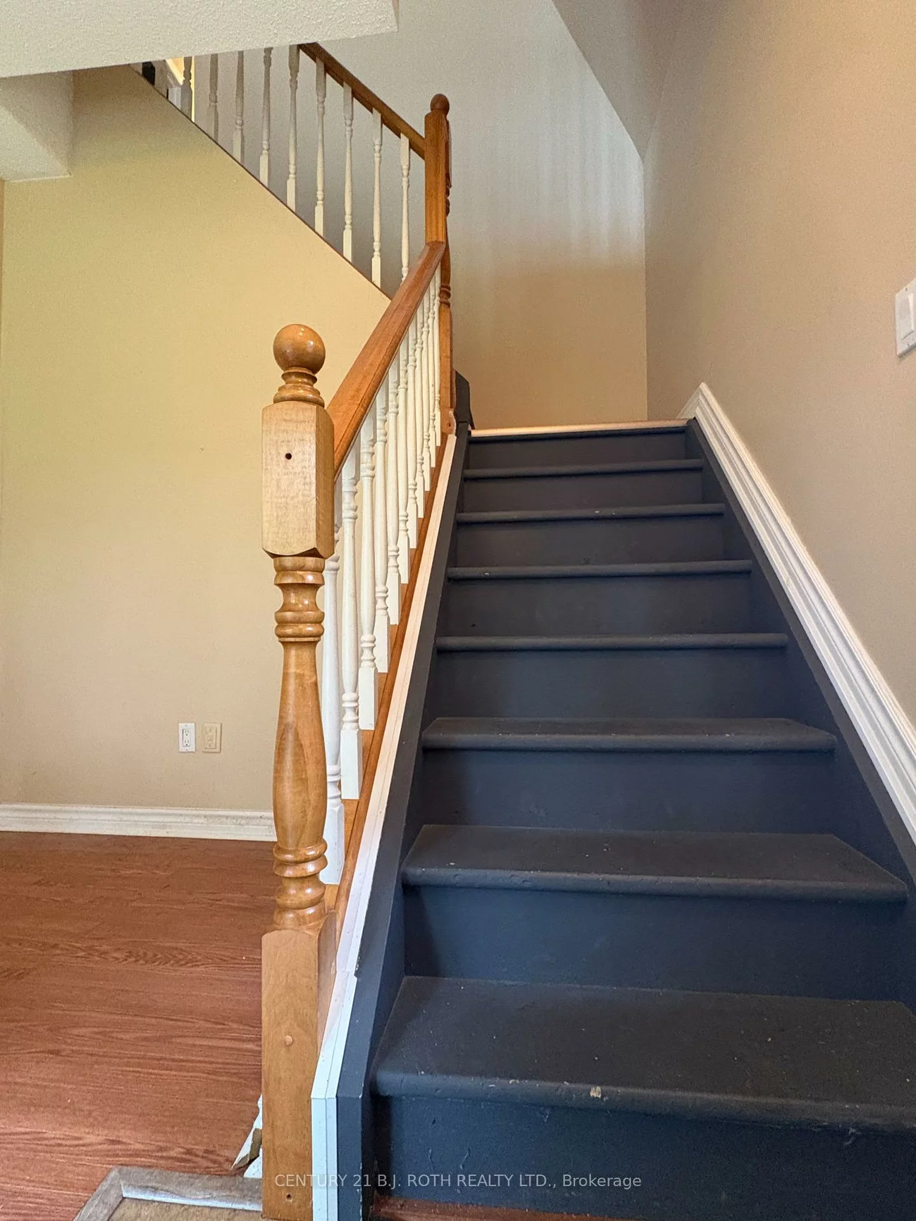 2216, Victoria, Stroud, Innisfil