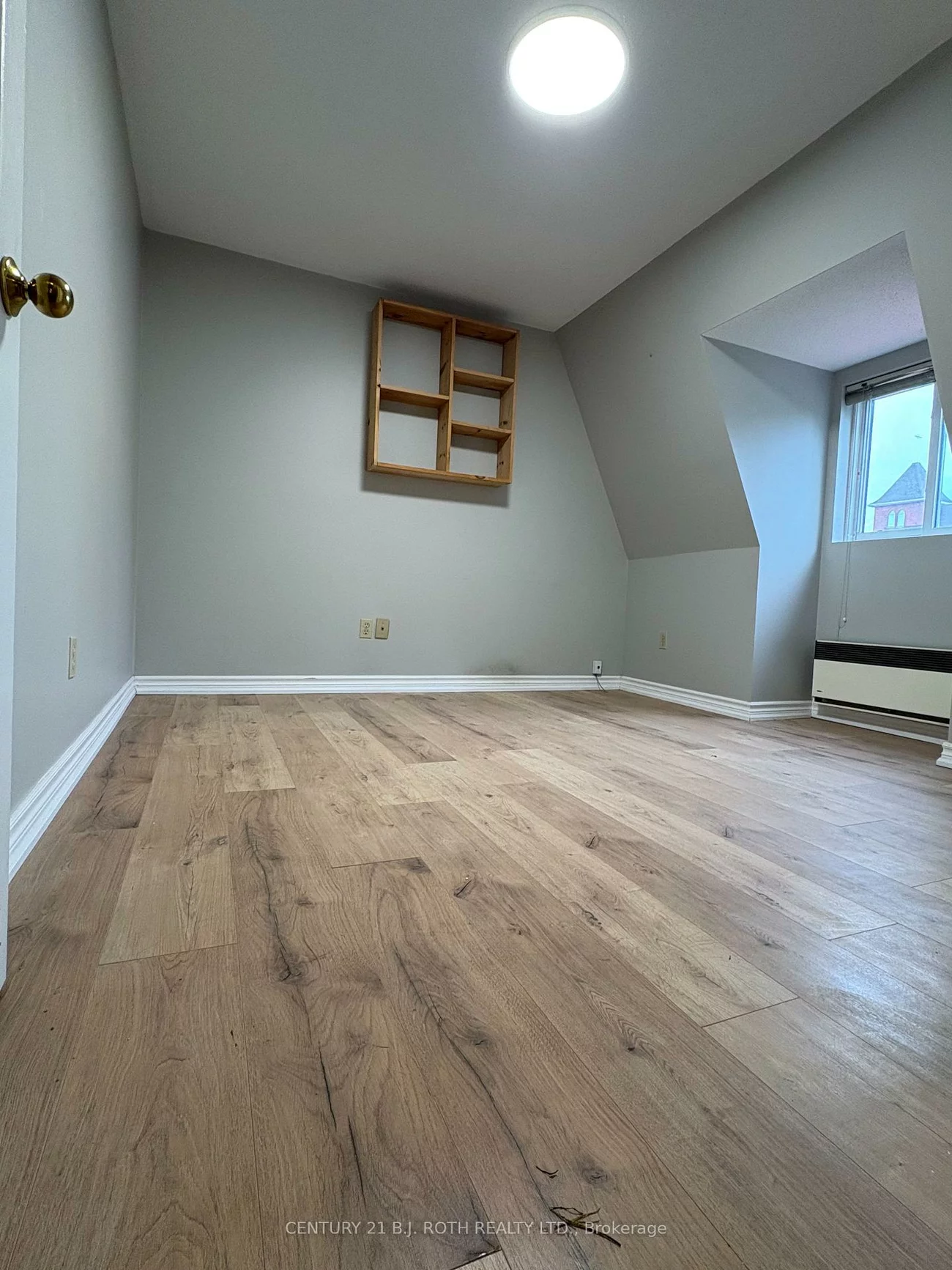 2216, Victoria, Stroud, Innisfil