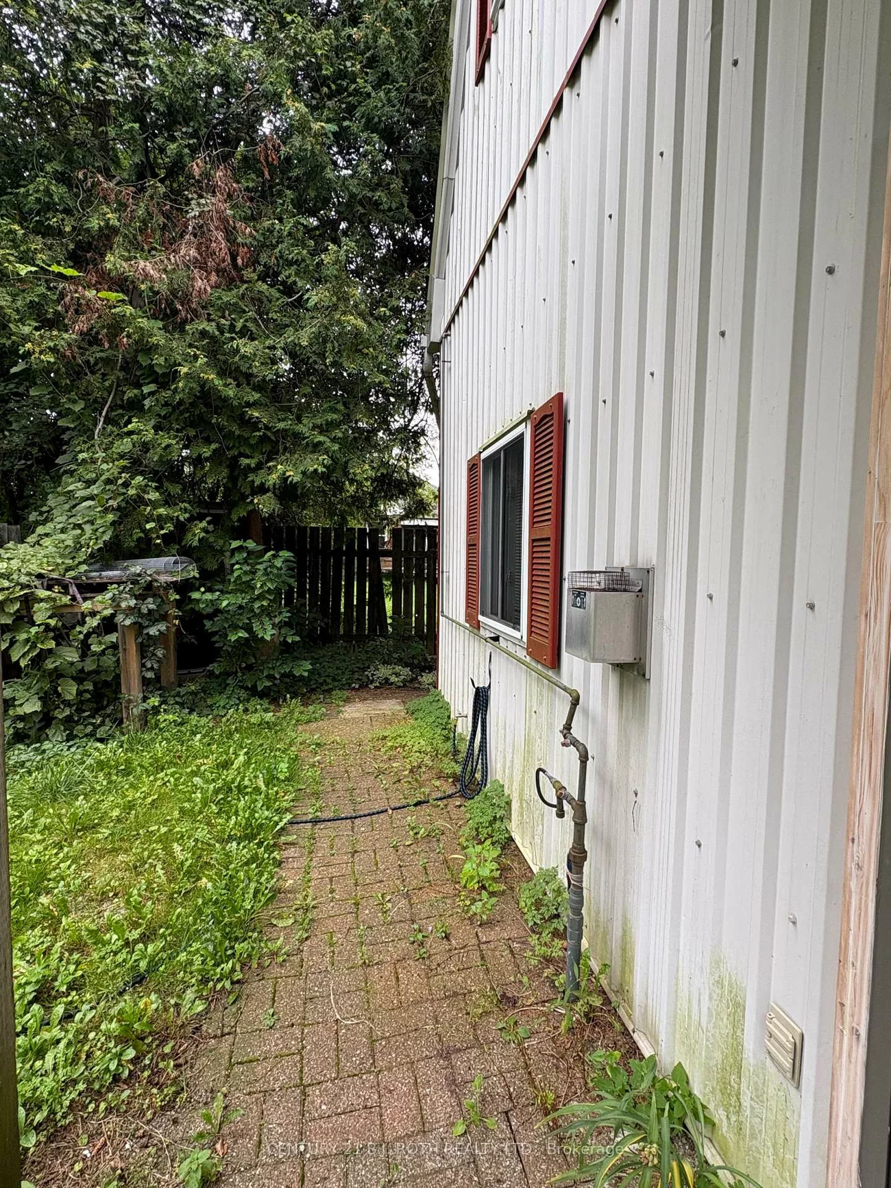 2216, Victoria, Stroud, Innisfil