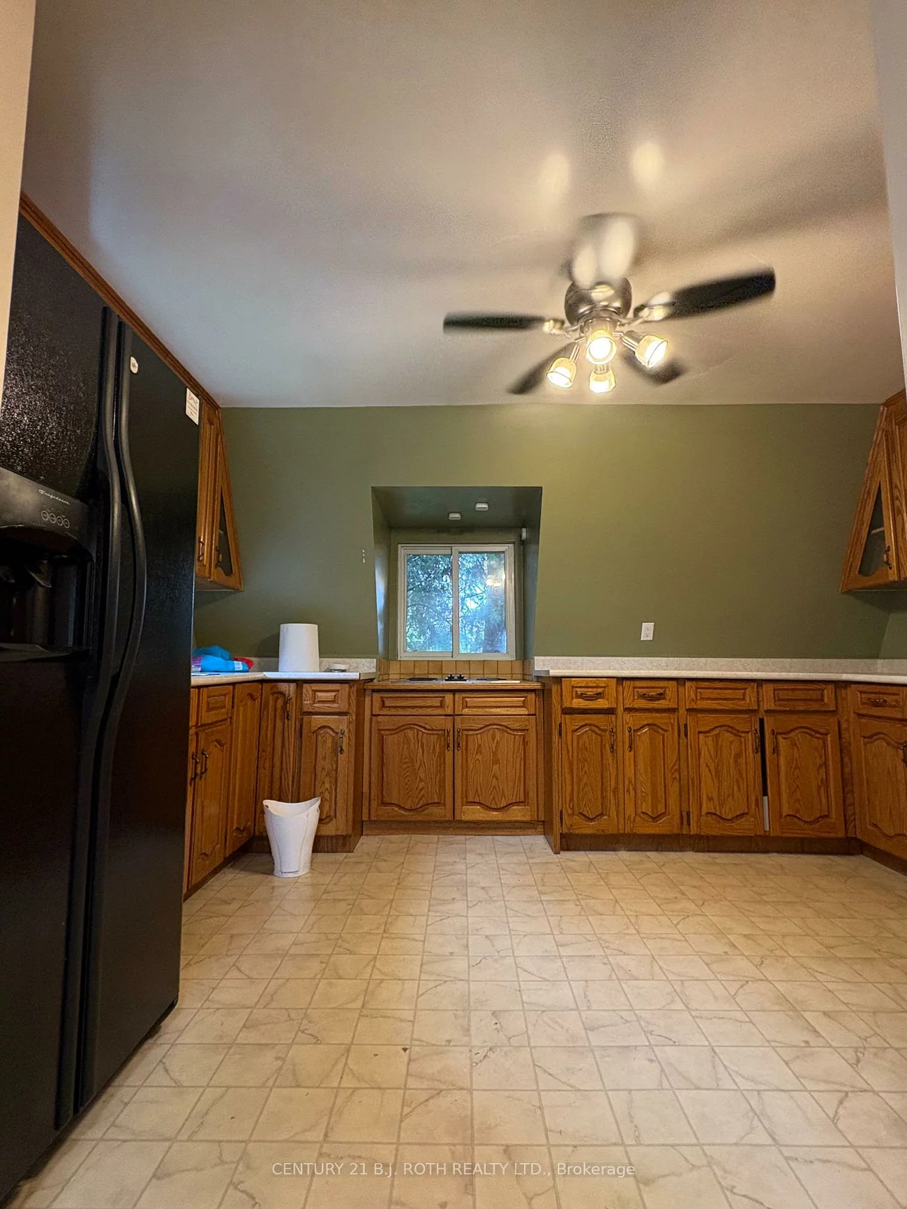 2216, Victoria, Stroud, Innisfil