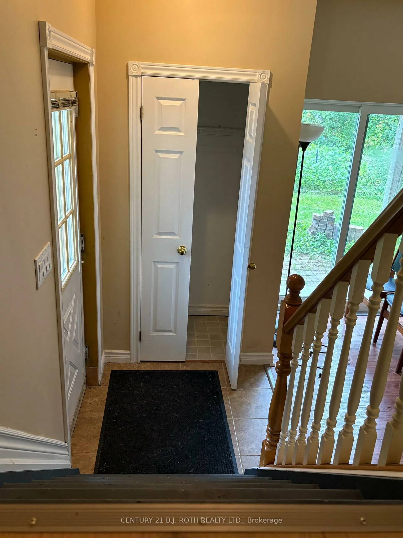 2216, Victoria, Stroud, Innisfil