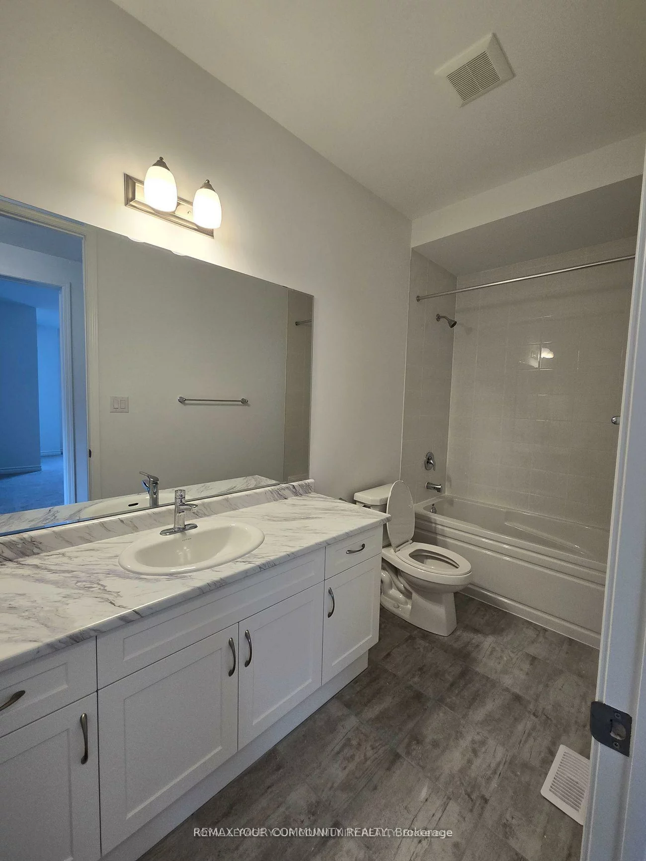 690, Mika, Cookstown, Innisfil