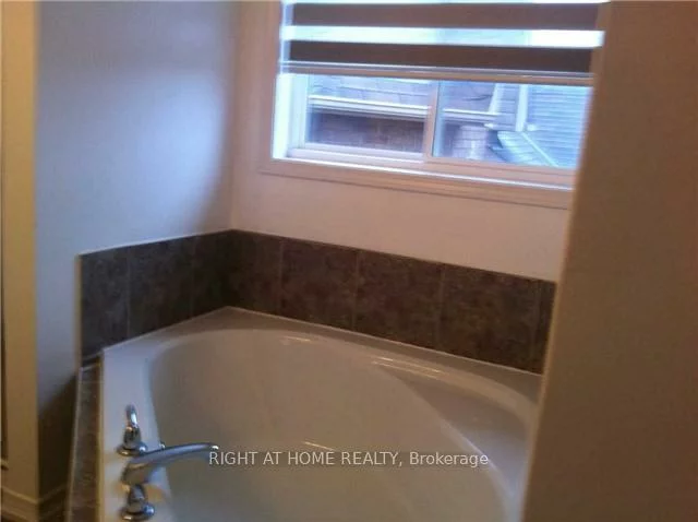2099, Osbond, Alcona, Innisfil