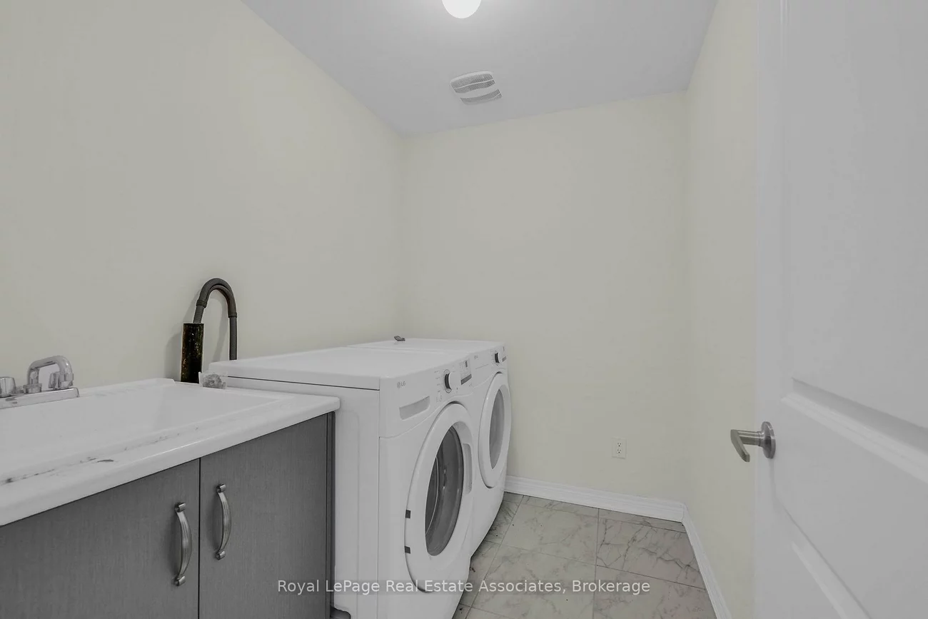 1418, Davis, Lefroy, Innisfil