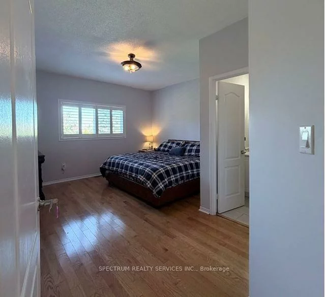 1271, Gina, Alcona, Innisfil