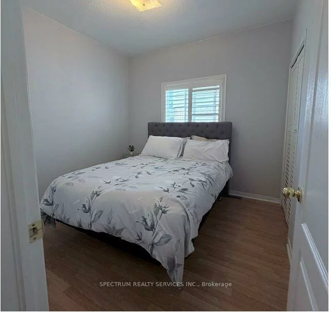 1271, Gina, Alcona, Innisfil