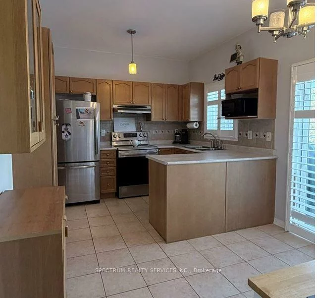 1271, Gina, Alcona, Innisfil