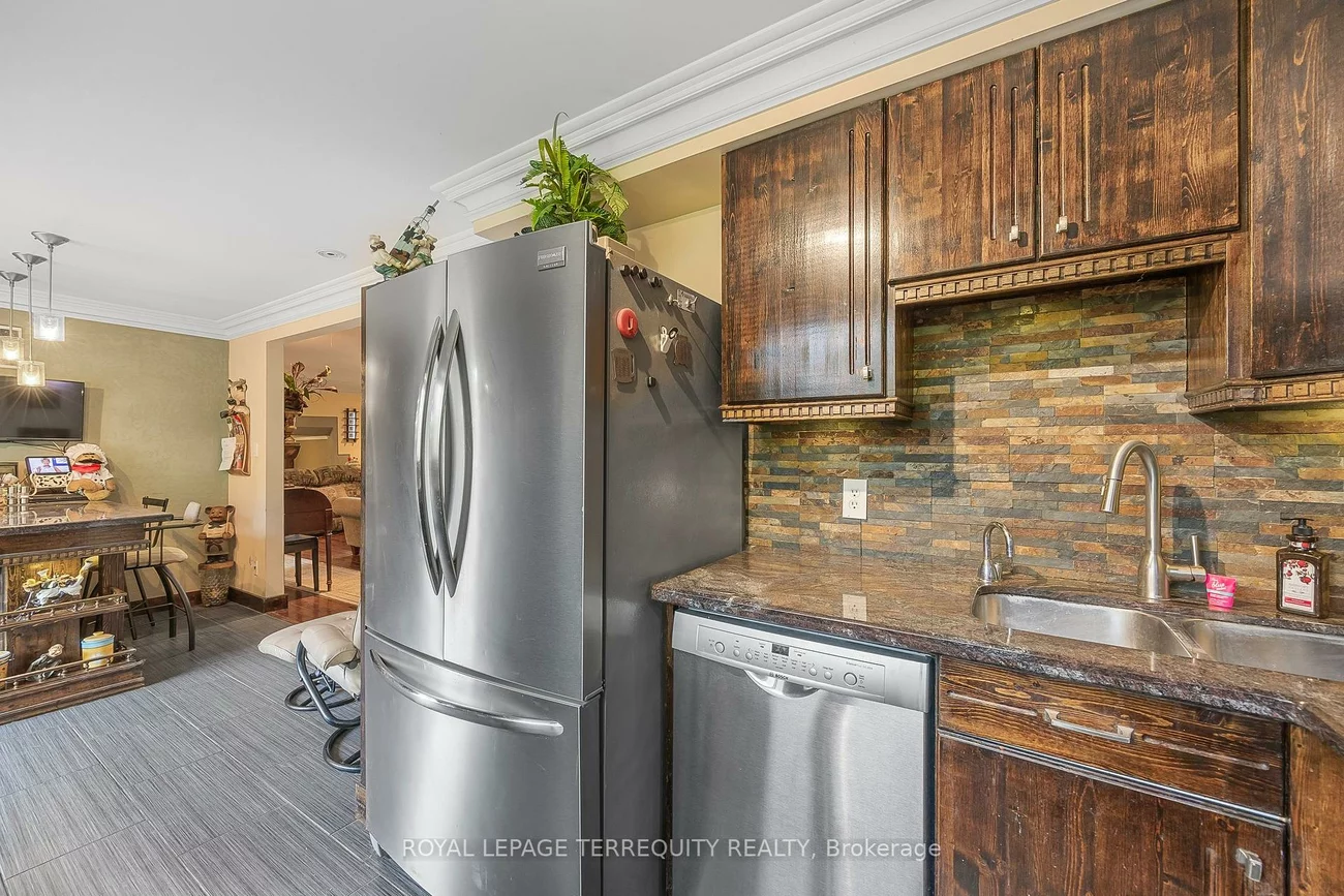 2211, Mildred, Alcona, Innisfil