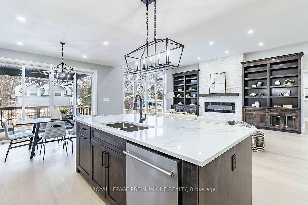 225, Sunnybrae, Stroud, Innisfil
