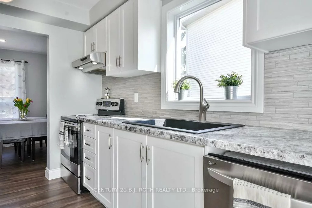 695, Candaras, Alcona, Innisfil