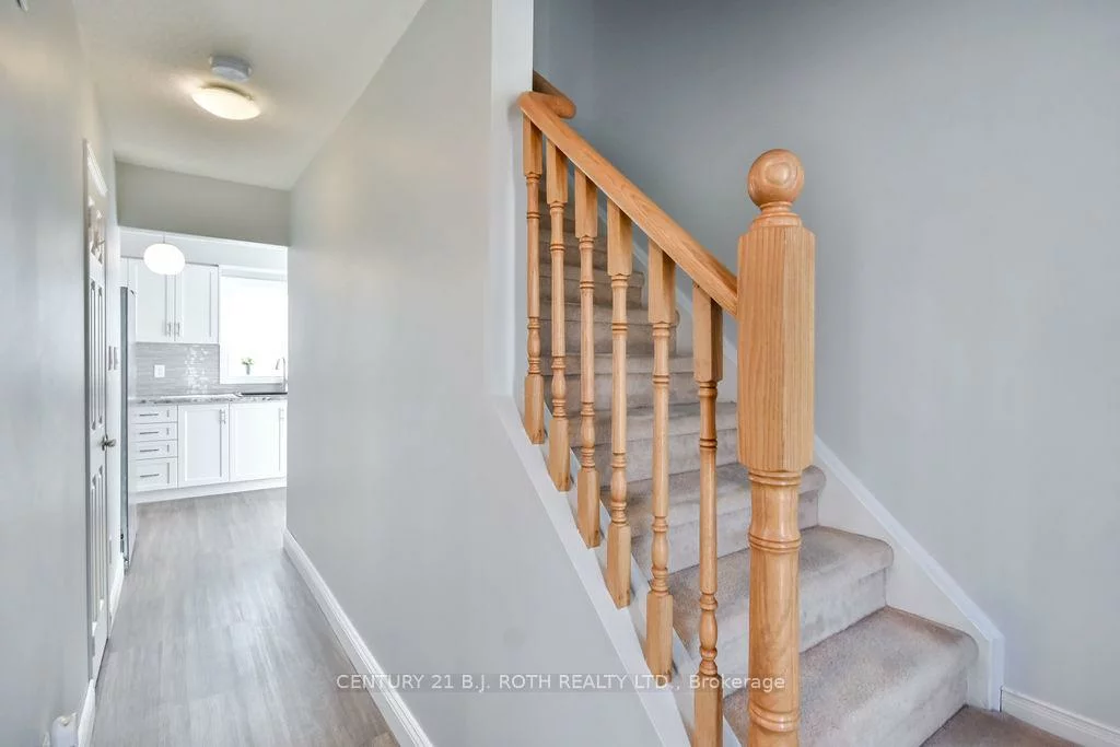 695, Candaras, Alcona, Innisfil