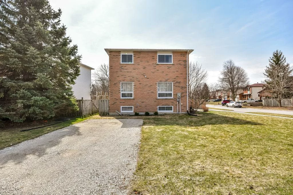 695, Candaras, Alcona, Innisfil