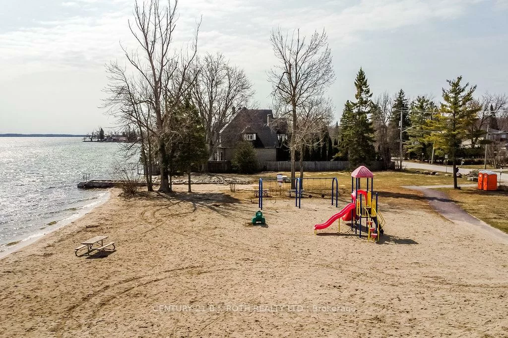 695, Candaras, Alcona, Innisfil