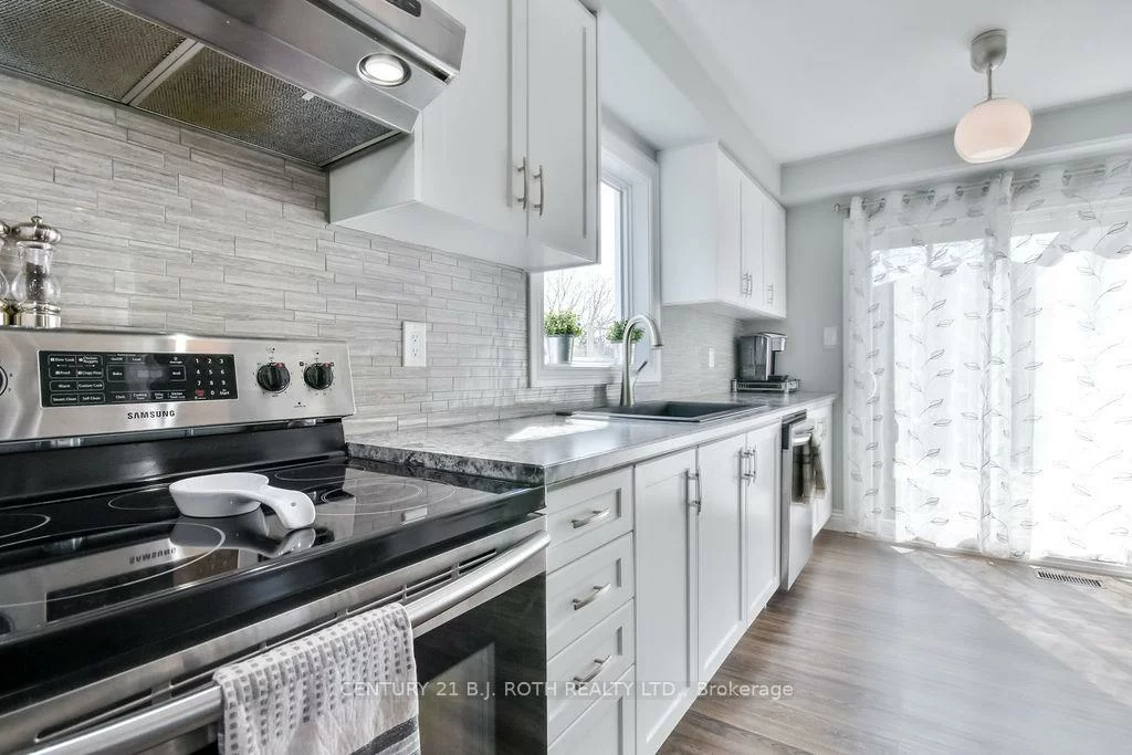 695, Candaras, Alcona, Innisfil