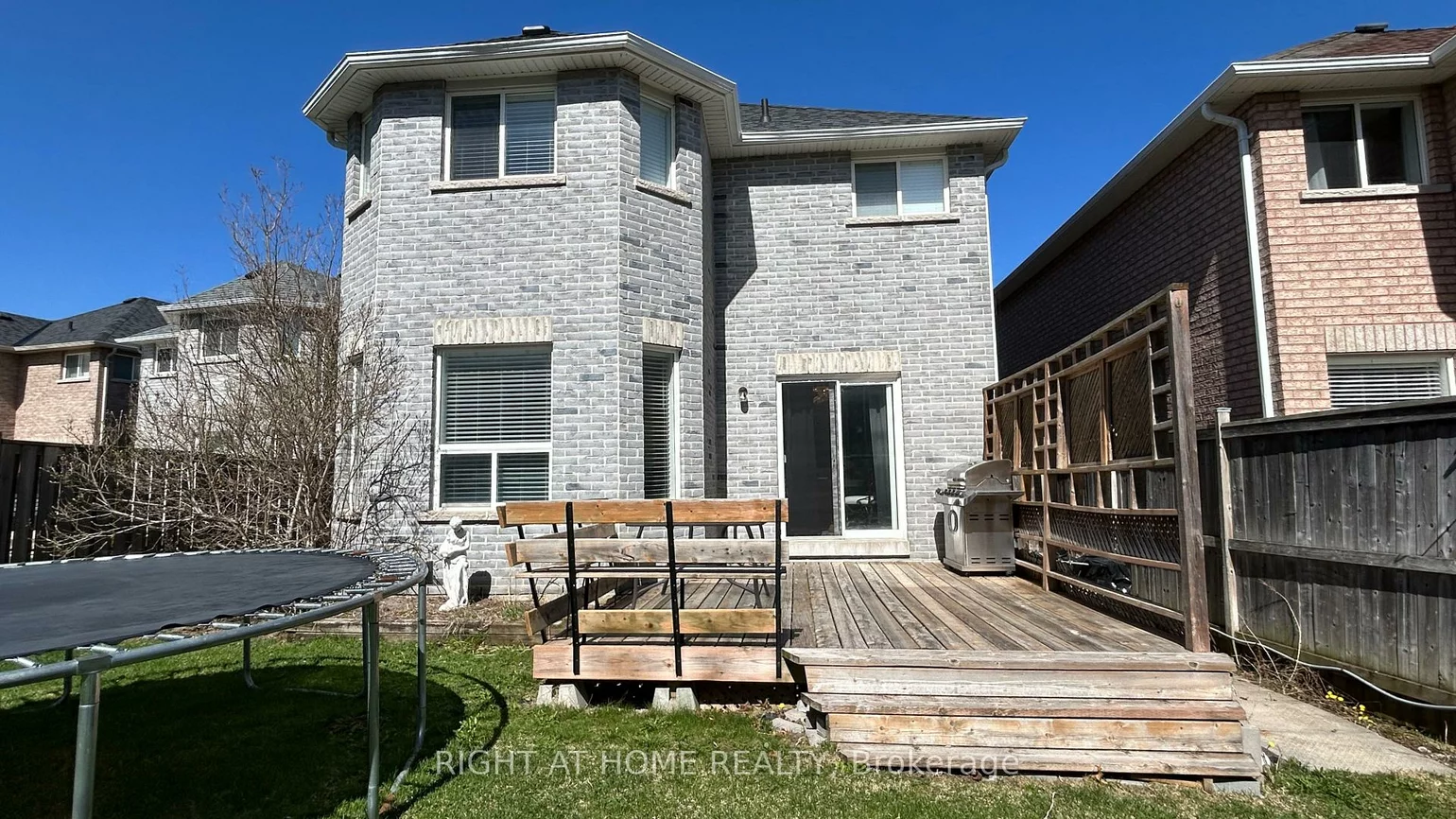 2072, Wilson, Alcona, Innisfil
