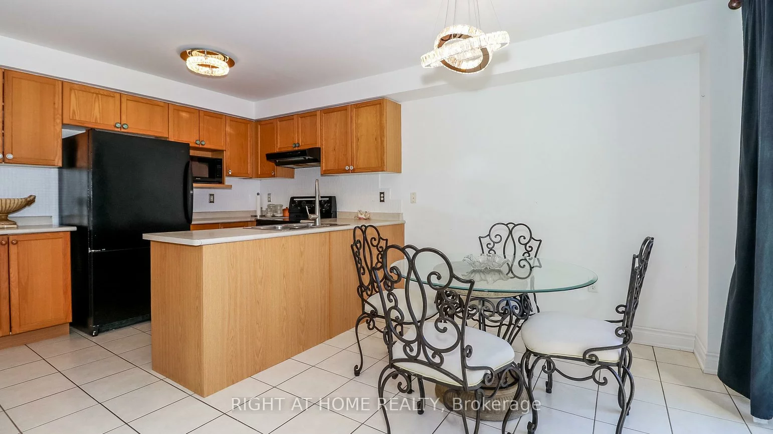 2072, Wilson, Alcona, Innisfil