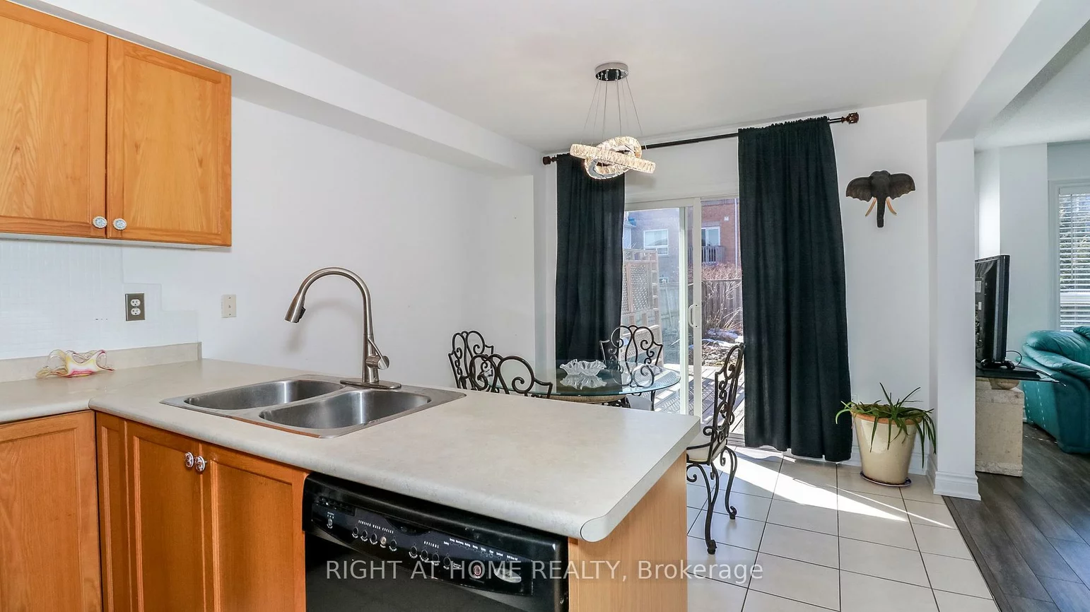 2072, Wilson, Alcona, Innisfil