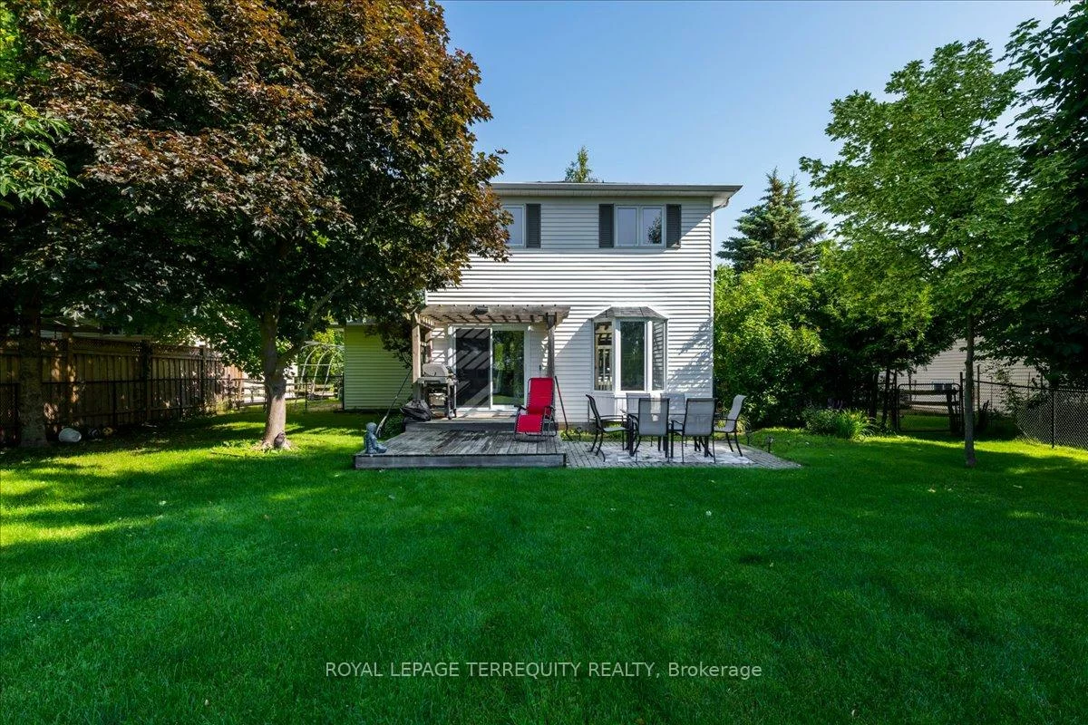 2610, Lawrence, Stroud, Innisfil