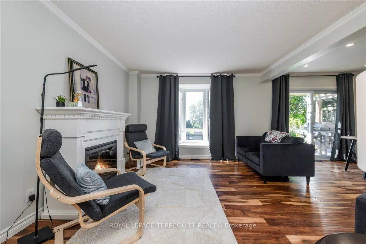 2610, Lawrence, Stroud, Innisfil
