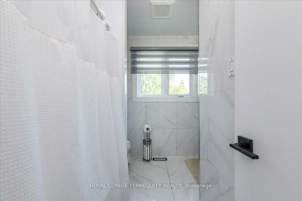 2610, Lawrence, Stroud, Innisfil