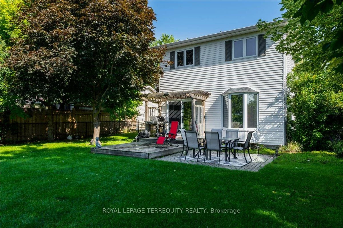 2610, Lawrence, Stroud, Innisfil