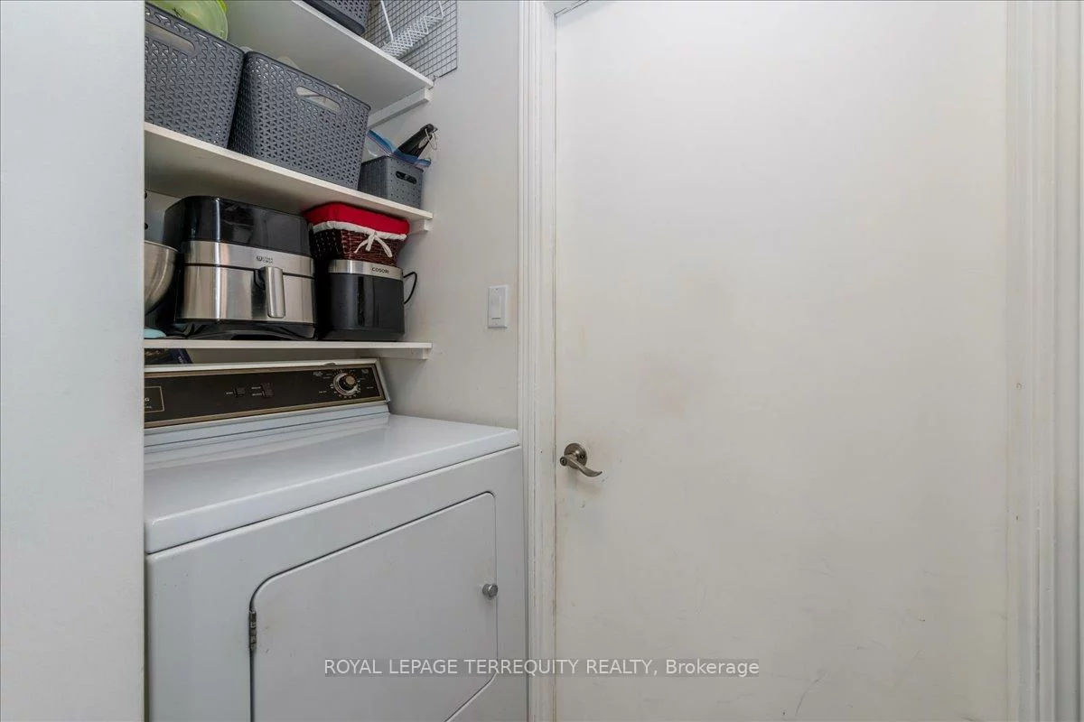 2610, Lawrence, Stroud, Innisfil