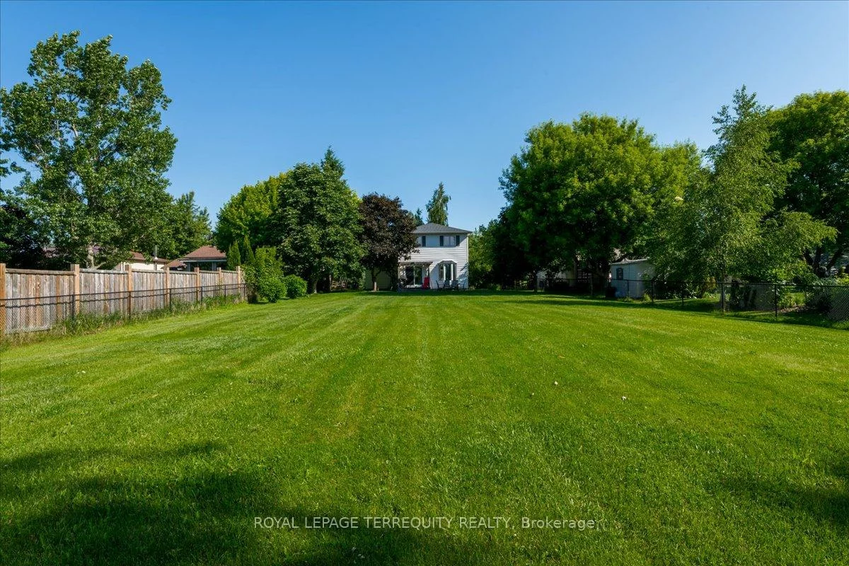 2610, Lawrence, Stroud, Innisfil