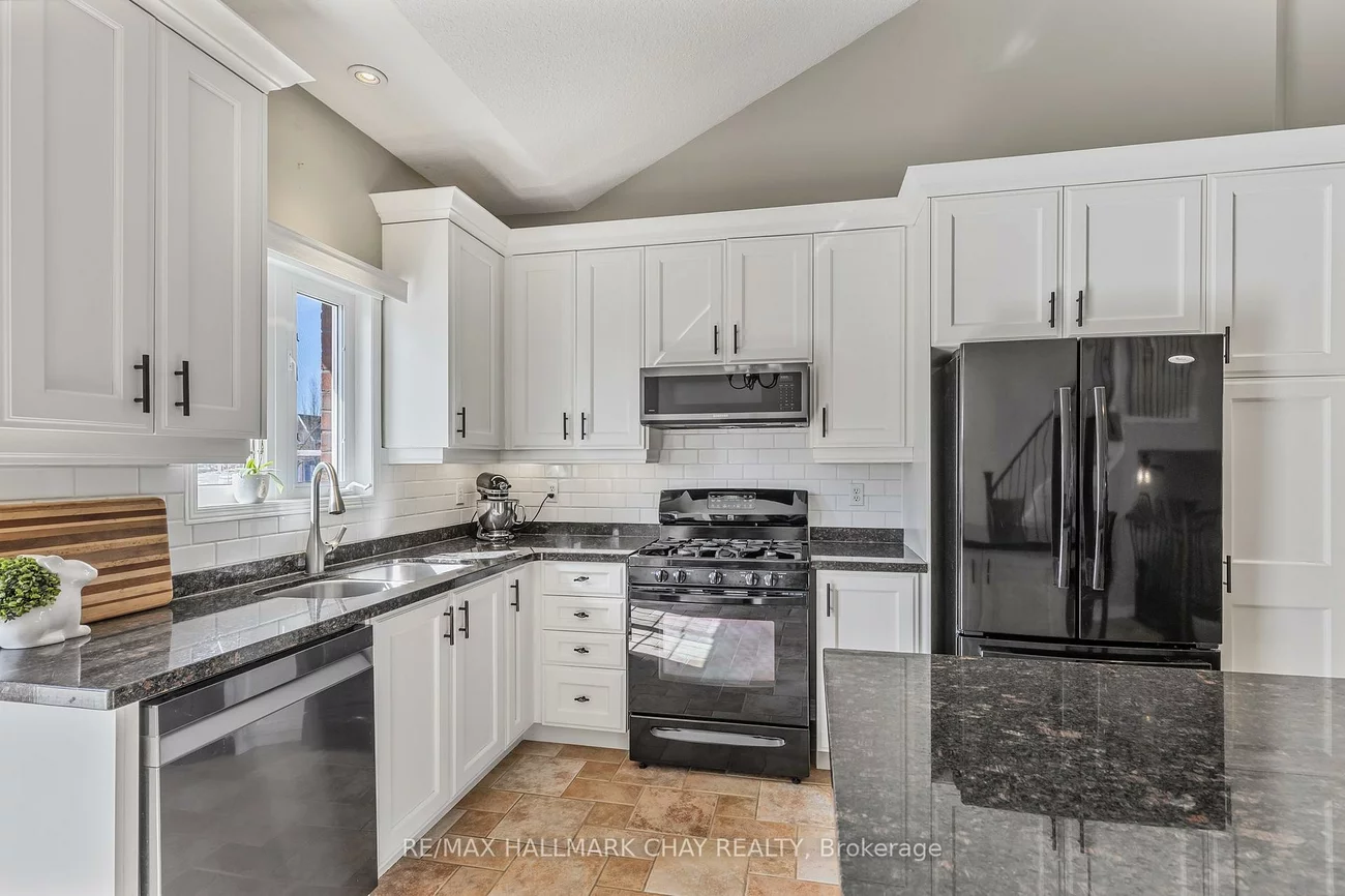 1143, Booth, Alcona, Innisfil