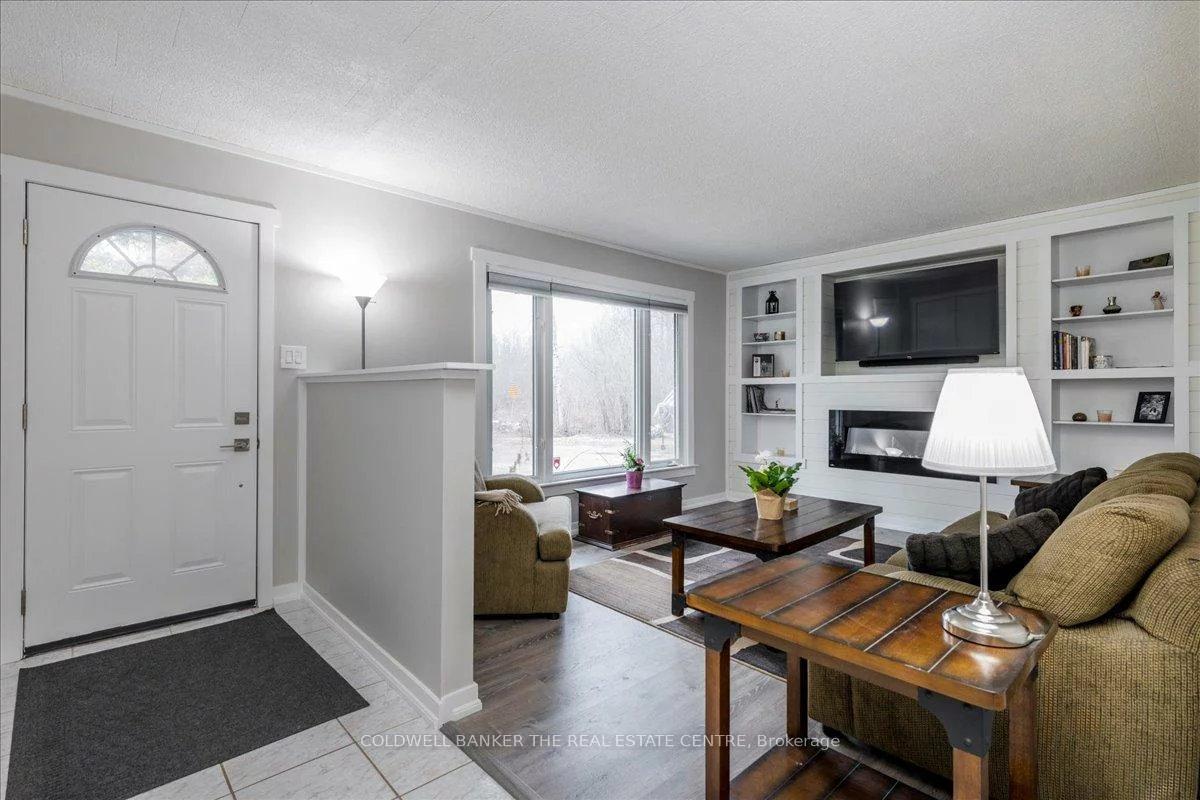 1121, Ferrier, Lefroy, Innisfil