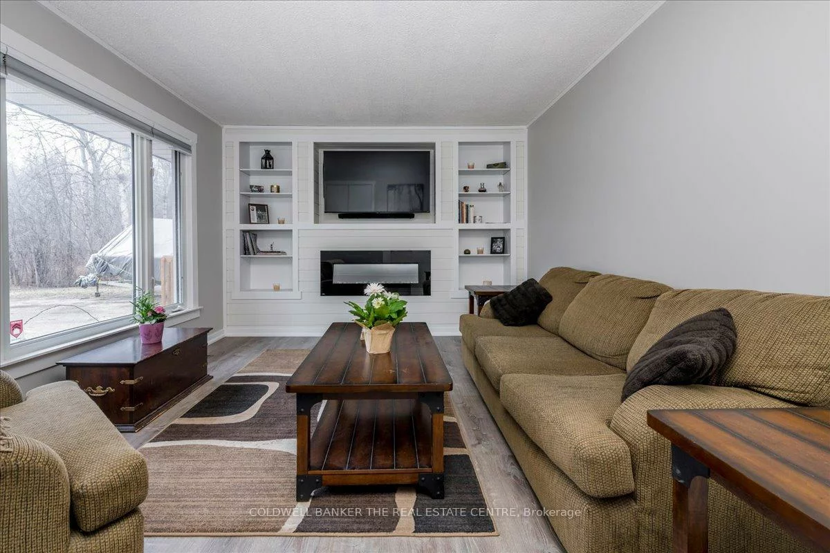 1121, Ferrier, Lefroy, Innisfil
