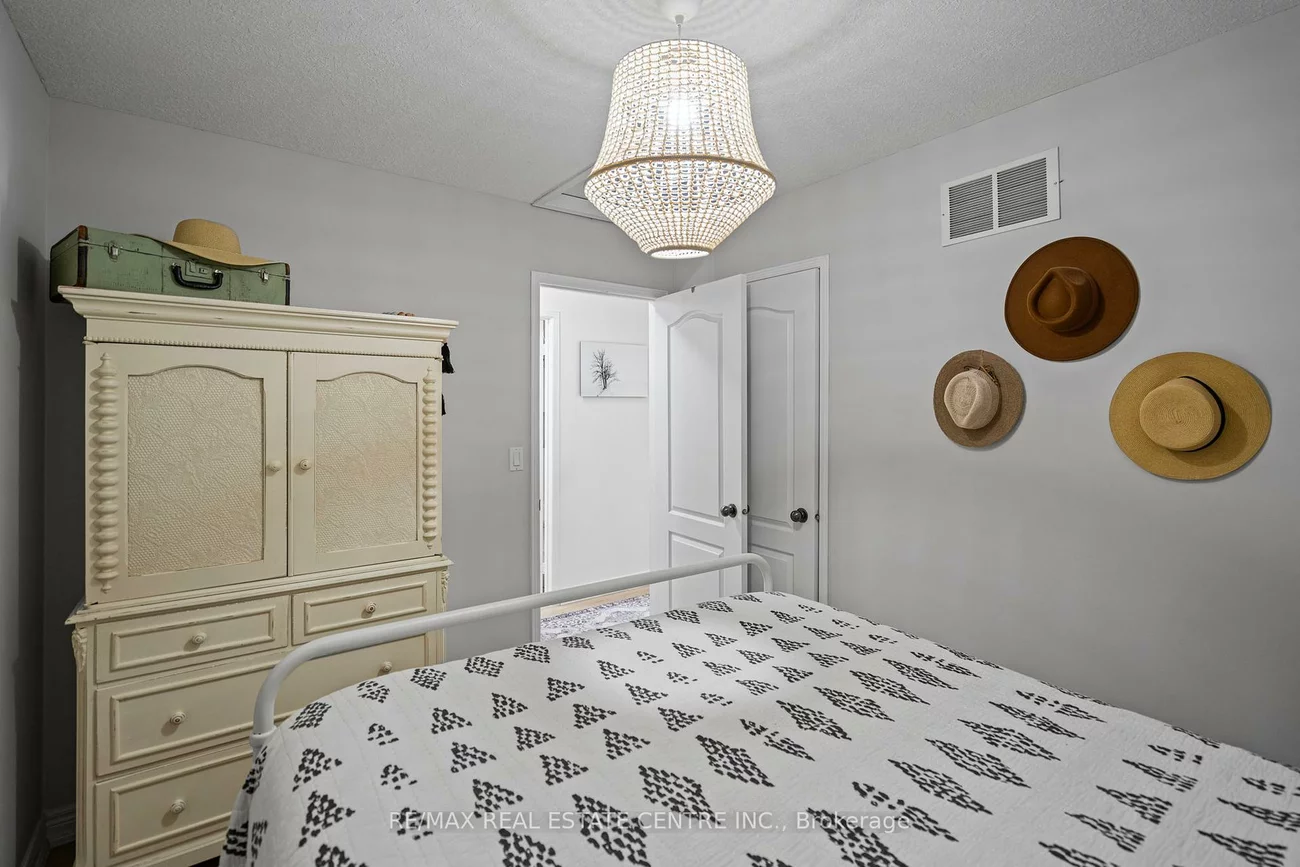1841, Lamstone, Alcona, Innisfil