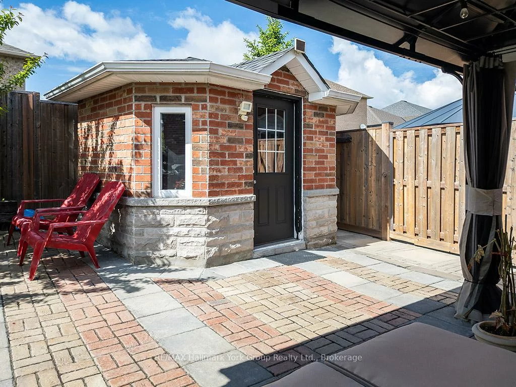 1166, Gina, Alcona, Innisfil
