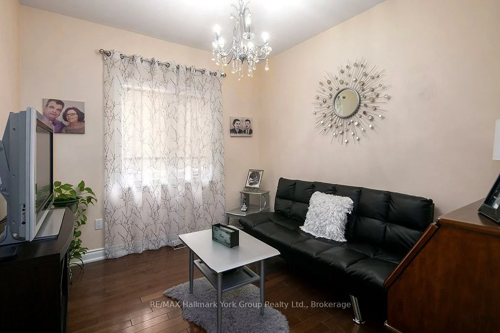 1166, Gina, Alcona, Innisfil