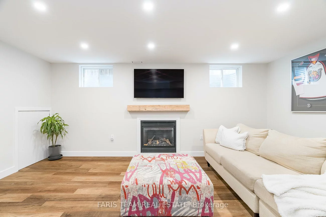 907, Booth, Alcona, Innisfil