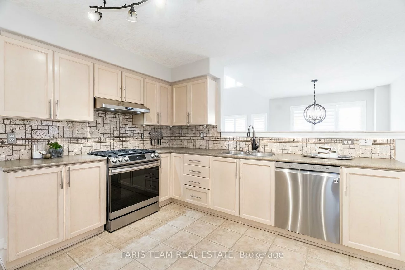 907, Booth, Alcona, Innisfil