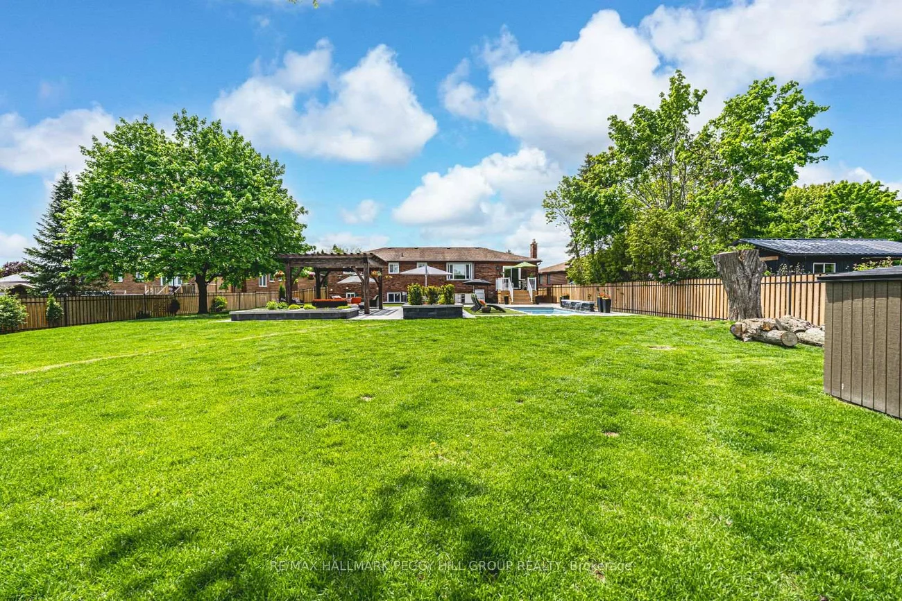 2076, Chantler, Stroud, Innisfil
