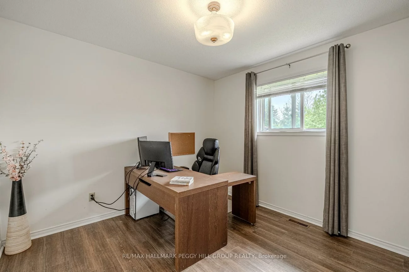 2076, Chantler, Stroud, Innisfil