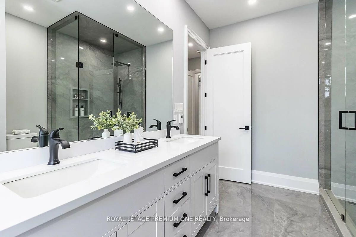 225, Sunnybrae, Stroud, Innisfil