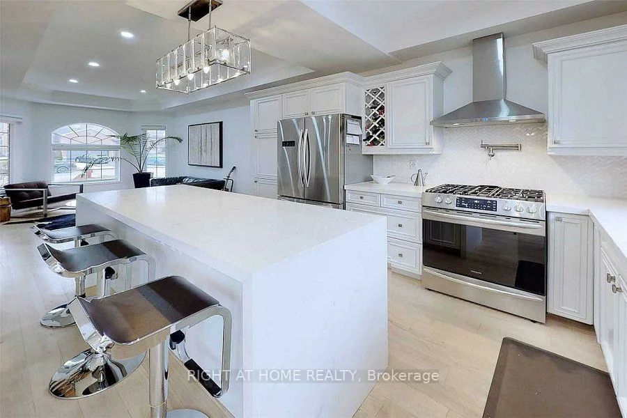 1269, Gina, Alcona, Innisfil