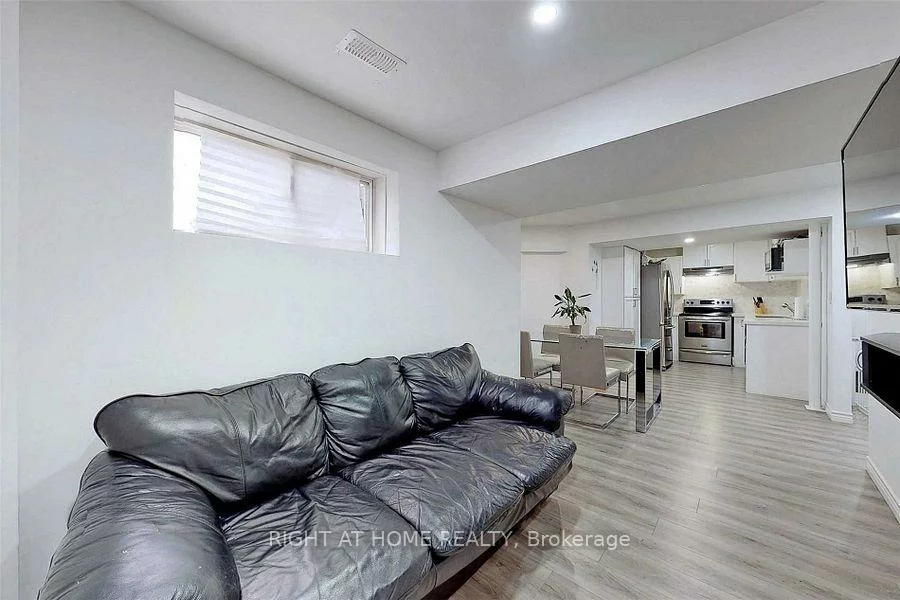 1269, Gina, Alcona, Innisfil