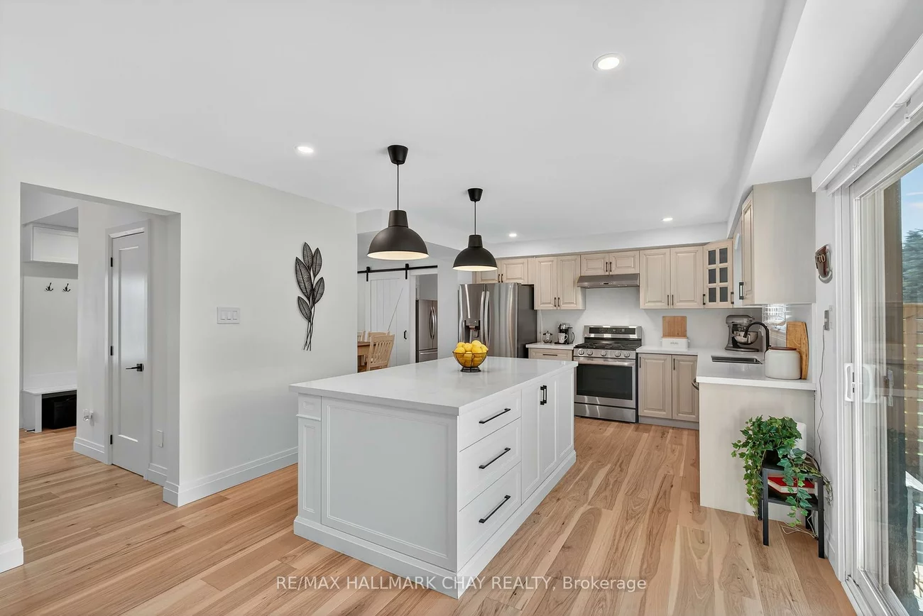 2731, Shering, Stroud, Innisfil