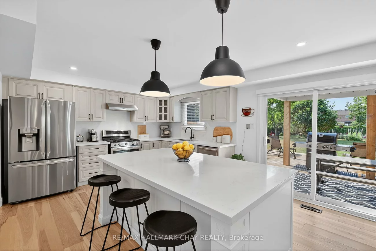 2731, Shering, Stroud, Innisfil
