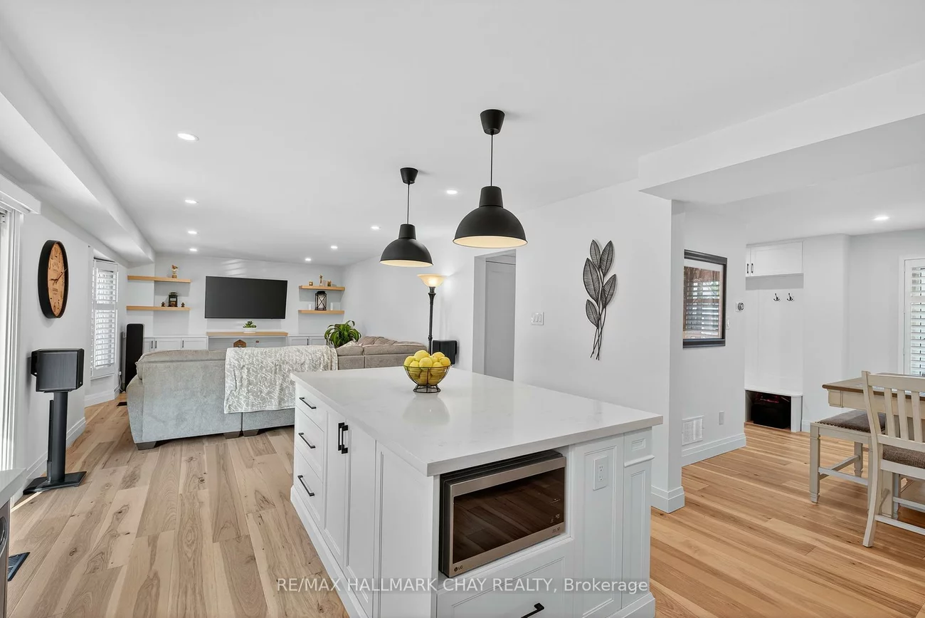 2731, Shering, Stroud, Innisfil