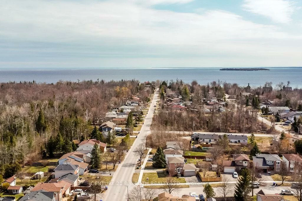 695, Candaras, Alcona, Innisfil