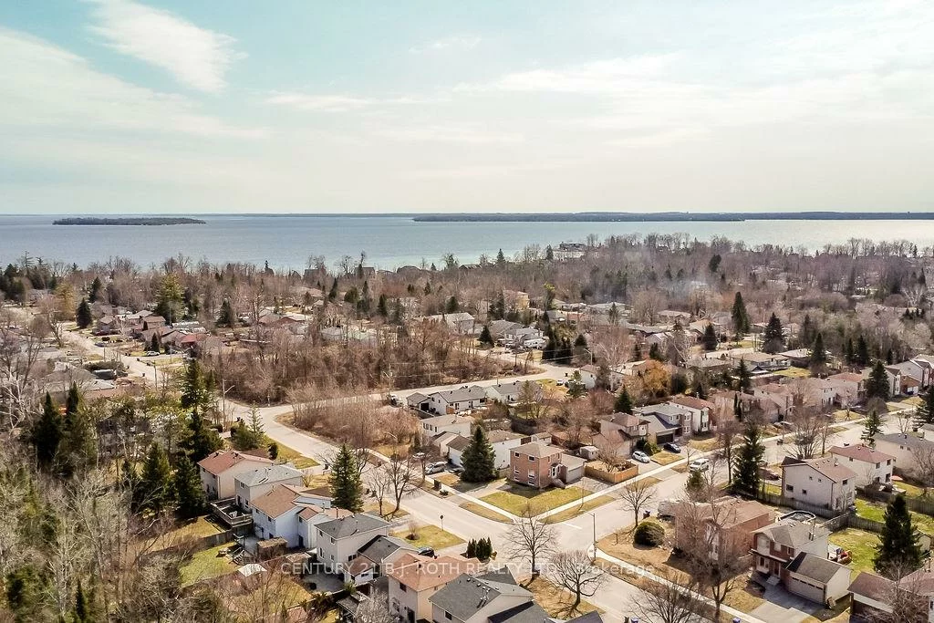 695, Candaras, Alcona, Innisfil