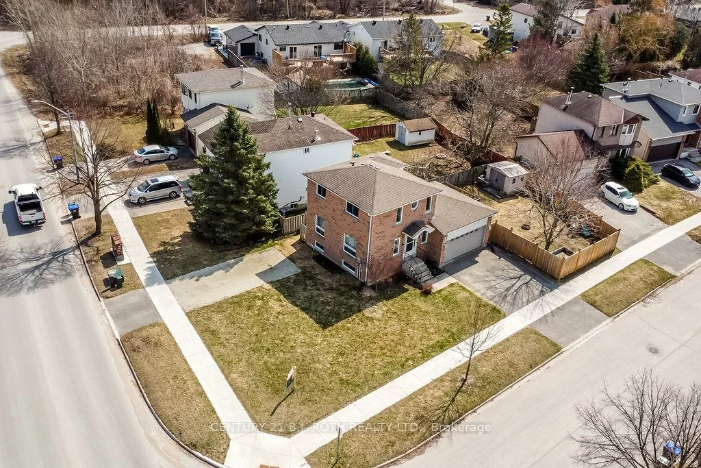 695, Candaras, Alcona, Innisfil
