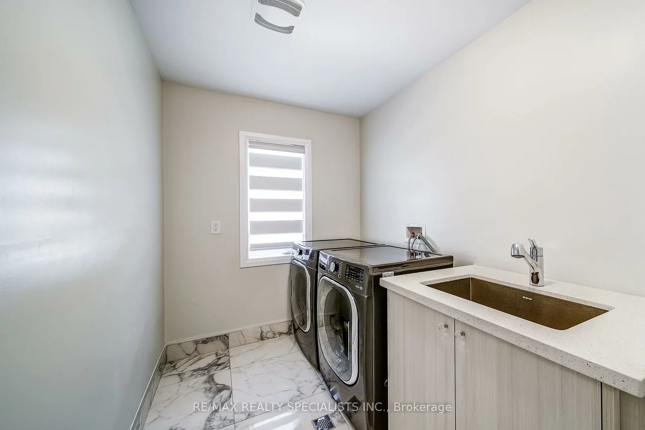 1698, Corsal, Alcona, Innisfil