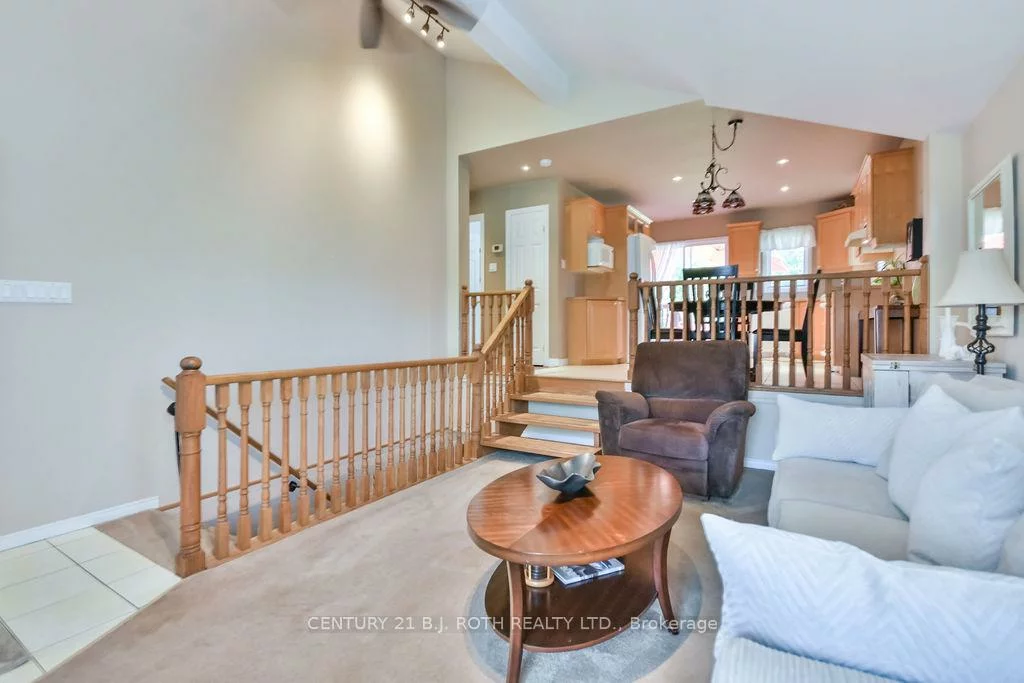 924, Vicrol, Alcona, Innisfil